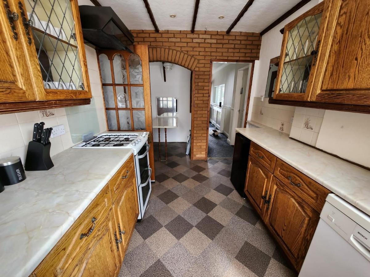 Sheldon Shared House Ξενοδοχείο Σόλιχαλ Εξωτερικό φωτογραφία